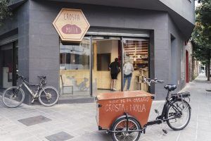 Horno de pan. Panadería. Forn. A la Seu d'Urgell.